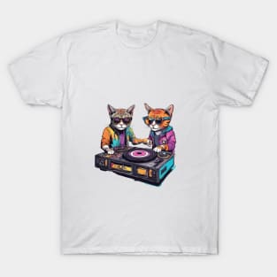 Cool DJ cats retro style T-Shirt